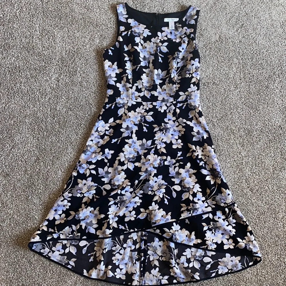 White House Black Market Floral Dress - Picture 1 of 3